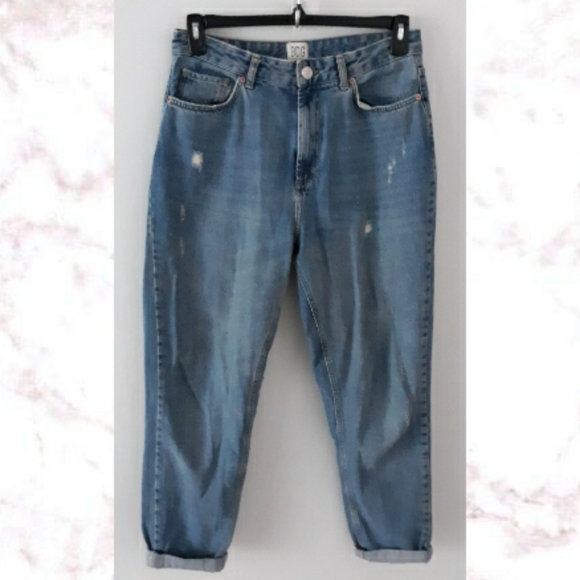 Urban Outfitters Denim - BDG Urban Outfitters Mom Jeans 29